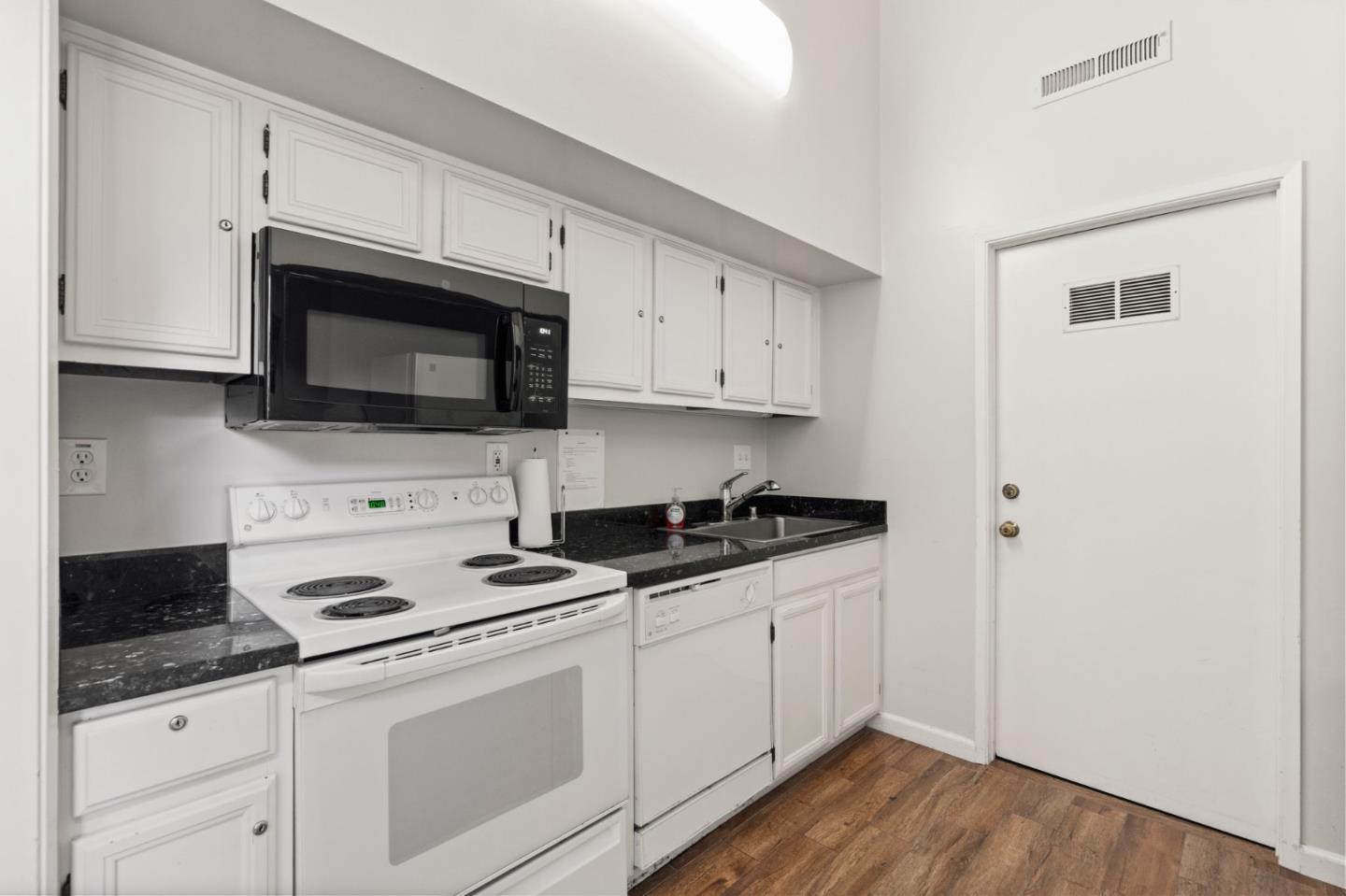 Detail Gallery Image 48 of 51 For 1172 Shoreline Dr, San Mateo,  CA 94404 - 3 Beds | 2/1 Baths