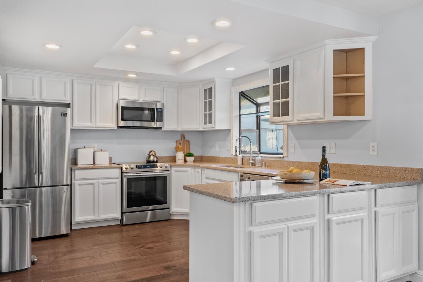 Detail Gallery Image 12 of 45 For 1216 Crescent Ter, Sunnyvale,  CA 94087 - 3 Beds | 2 Baths