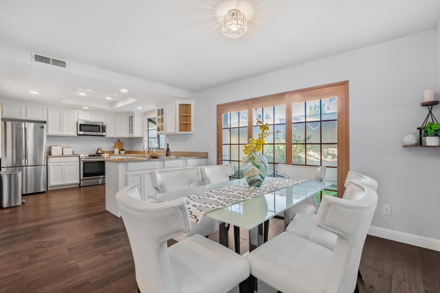 Detail Gallery Image 14 of 45 For 1216 Crescent Ter, Sunnyvale,  CA 94087 - 3 Beds | 2 Baths