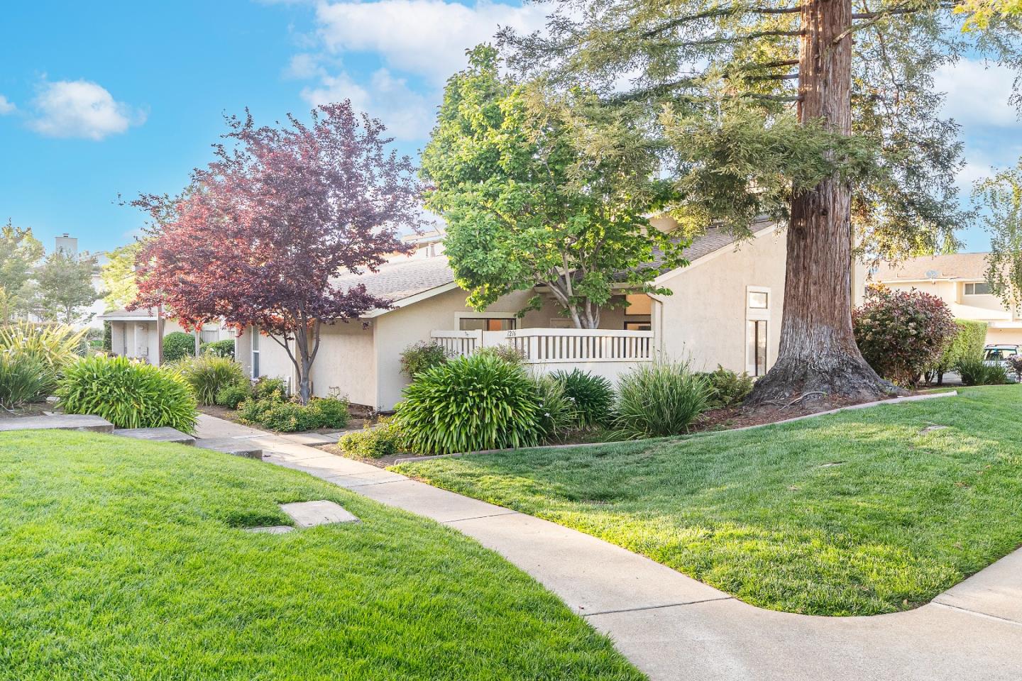 Detail Gallery Image 2 of 45 For 1216 Crescent Ter, Sunnyvale,  CA 94087 - 3 Beds | 2 Baths