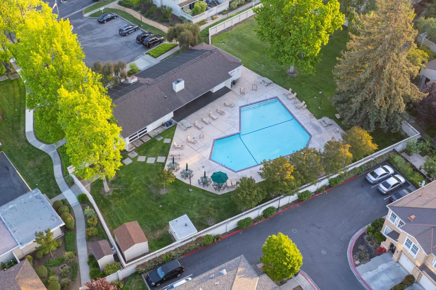Detail Gallery Image 39 of 45 For 1216 Crescent Ter, Sunnyvale,  CA 94087 - 3 Beds | 2 Baths