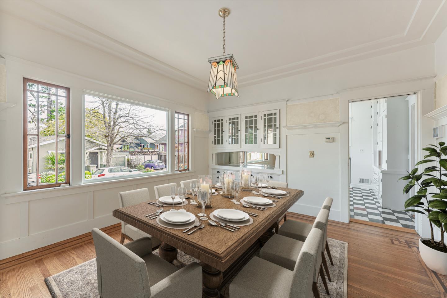 Detail Gallery Image 2 of 42 For 5150 Coronado Ave, Oakland,  CA 94618 - 2 Beds | 1 Baths