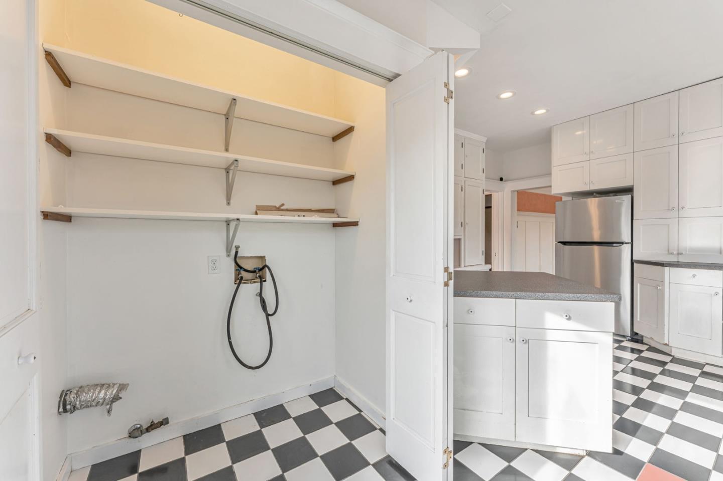 Detail Gallery Image 22 of 42 For 5150 Coronado Ave, Oakland,  CA 94618 - 2 Beds | 1 Baths