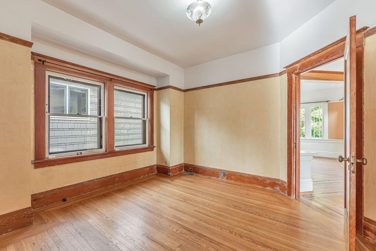 Detail Gallery Image 27 of 42 For 5150 Coronado Ave, Oakland,  CA 94618 - 2 Beds | 1 Baths