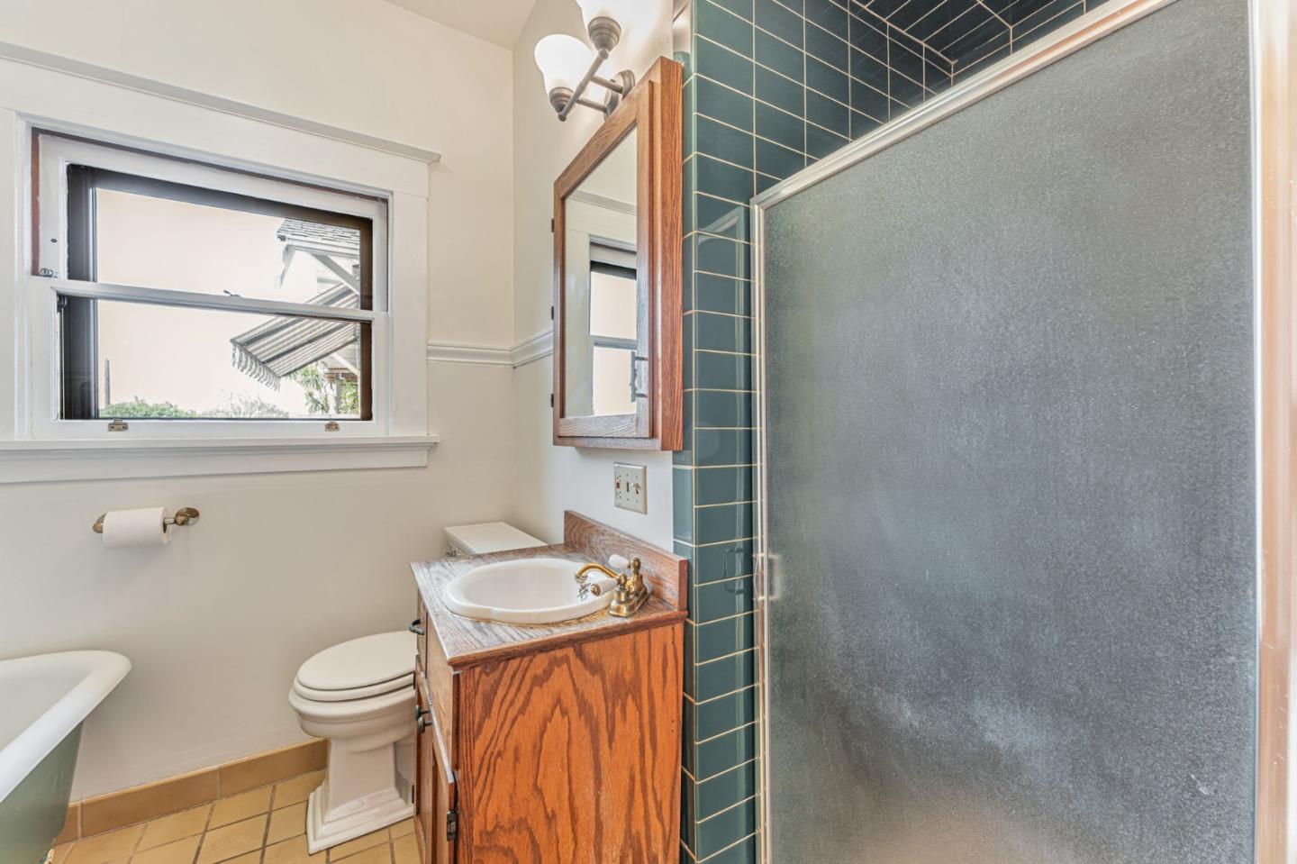 Detail Gallery Image 31 of 42 For 5150 Coronado Ave, Oakland,  CA 94618 - 2 Beds | 1 Baths