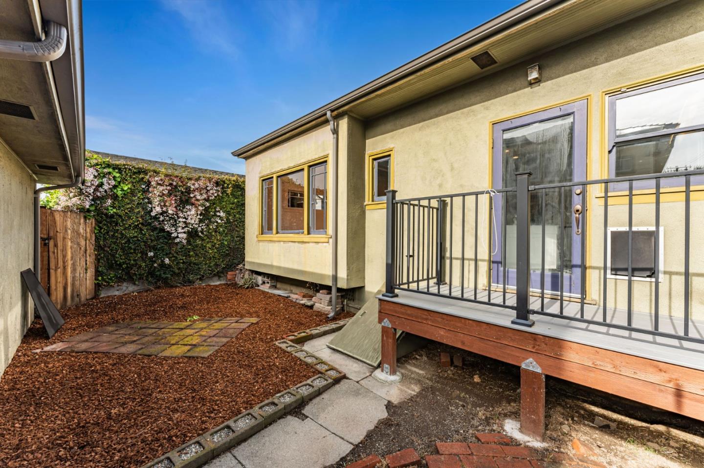 Detail Gallery Image 39 of 42 For 5150 Coronado Ave, Oakland,  CA 94618 - 2 Beds | 1 Baths