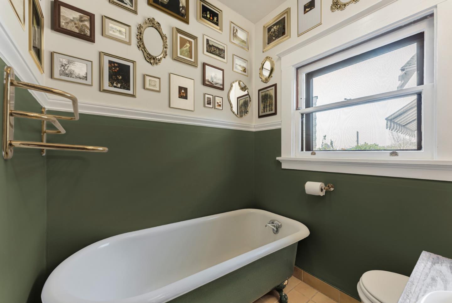 Detail Gallery Image 6 of 42 For 5150 Coronado Ave, Oakland,  CA 94618 - 2 Beds | 1 Baths
