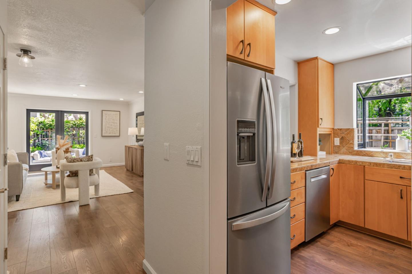 Detail Gallery Image 10 of 53 For 181 Ada Ave #26,  Mountain View,  CA 94043 - 2 Beds | 2/1 Baths