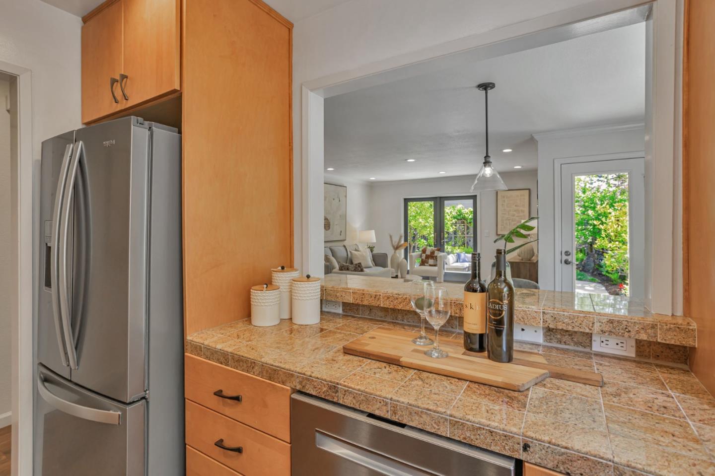 Detail Gallery Image 13 of 53 For 181 Ada Ave #26,  Mountain View,  CA 94043 - 2 Beds | 2/1 Baths
