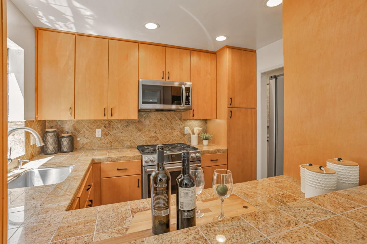 Detail Gallery Image 14 of 53 For 181 Ada Ave #26,  Mountain View,  CA 94043 - 2 Beds | 2/1 Baths
