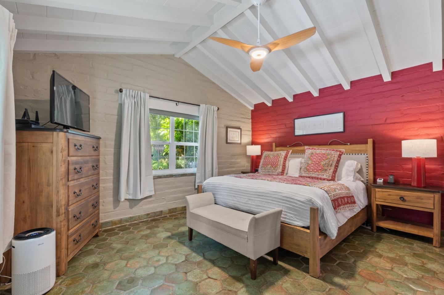 Detail Gallery Image 18 of 55 For 690 Torwood Ln, Los Altos,  CA 94022 - 3 Beds | 3 Baths