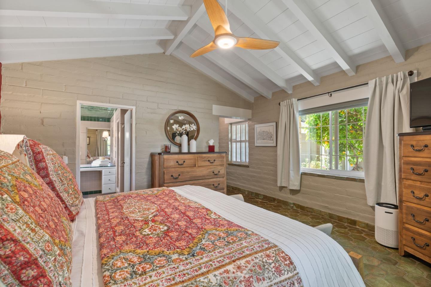 Detail Gallery Image 19 of 55 For 690 Torwood Ln, Los Altos,  CA 94022 - 3 Beds | 3 Baths