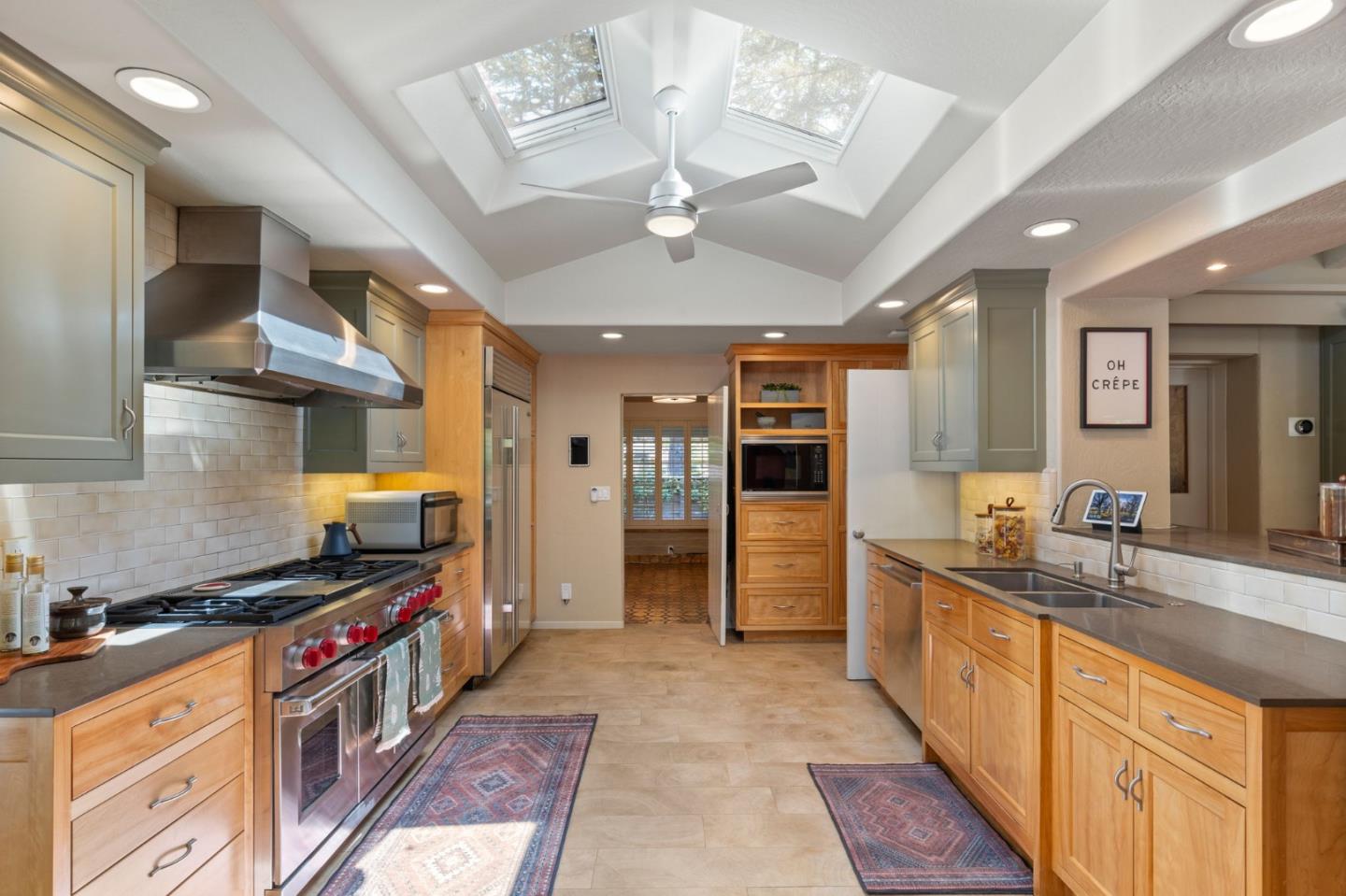 Detail Gallery Image 27 of 55 For 690 Torwood Ln, Los Altos,  CA 94022 - 3 Beds | 3 Baths