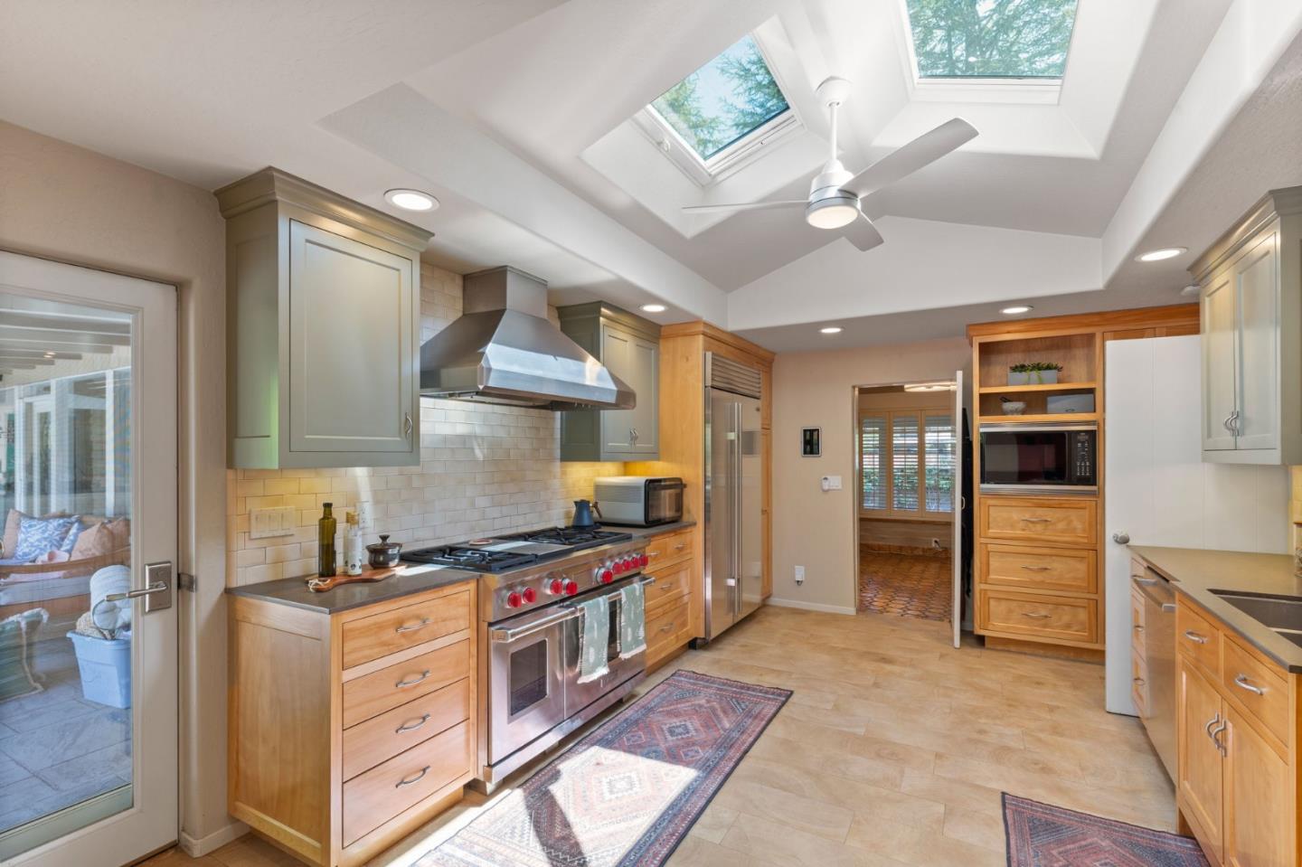 Detail Gallery Image 28 of 55 For 690 Torwood Ln, Los Altos,  CA 94022 - 3 Beds | 3 Baths