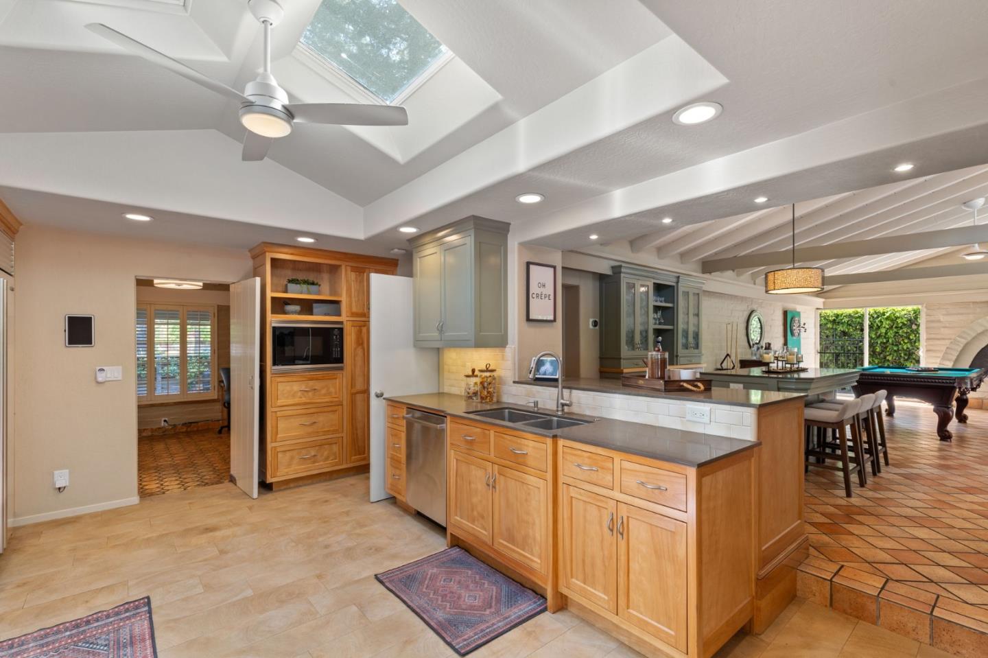 Detail Gallery Image 29 of 55 For 690 Torwood Ln, Los Altos,  CA 94022 - 3 Beds | 3 Baths