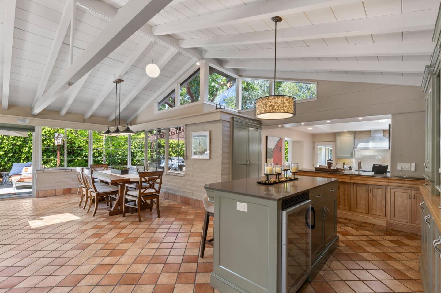Detail Gallery Image 33 of 55 For 690 Torwood Ln, Los Altos,  CA 94022 - 3 Beds | 3 Baths