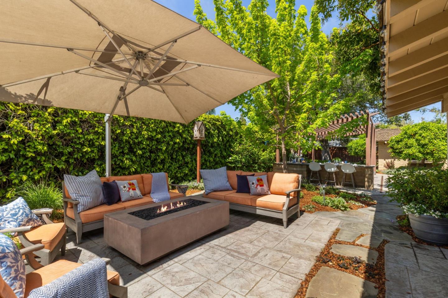 Detail Gallery Image 46 of 55 For 690 Torwood Ln, Los Altos,  CA 94022 - 3 Beds | 3 Baths