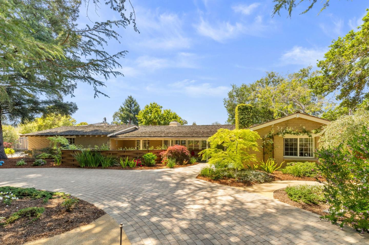 Detail Gallery Image 5 of 55 For 690 Torwood Ln, Los Altos,  CA 94022 - 3 Beds | 3 Baths
