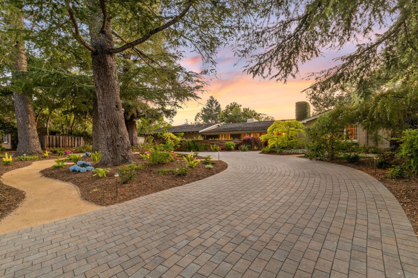 Detail Gallery Image 6 of 55 For 690 Torwood Ln, Los Altos,  CA 94022 - 3 Beds | 3 Baths