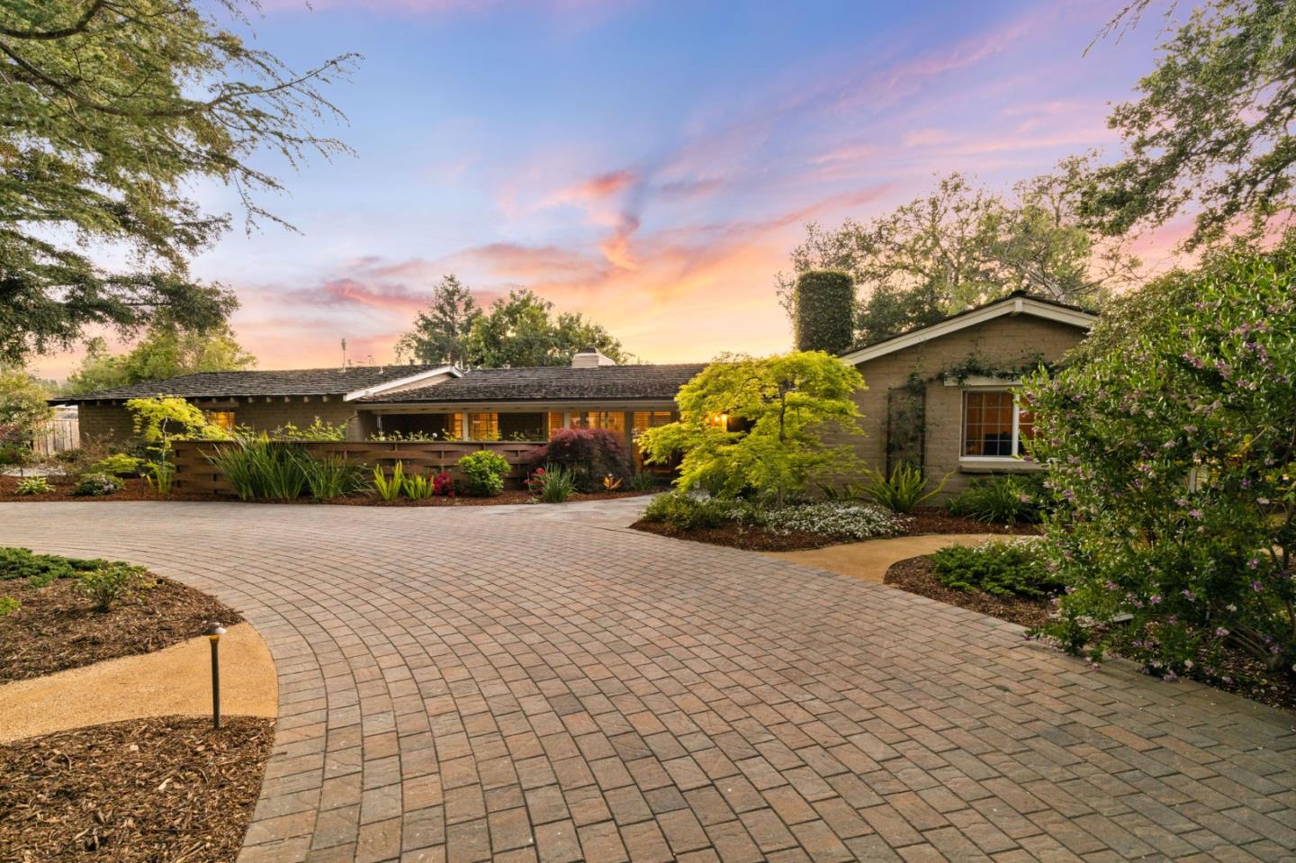 Detail Gallery Image 9 of 55 For 690 Torwood Ln, Los Altos,  CA 94022 - 3 Beds | 3 Baths