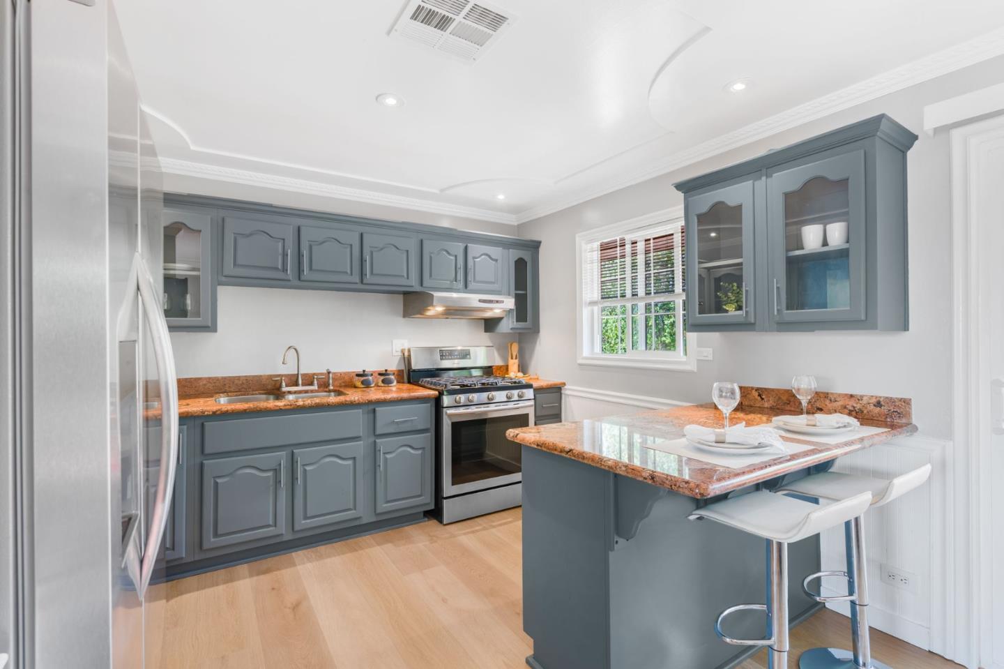 Detail Gallery Image 11 of 49 For 883 Vasona St, Milpitas,  CA 95035 - 4 Beds | 2 Baths