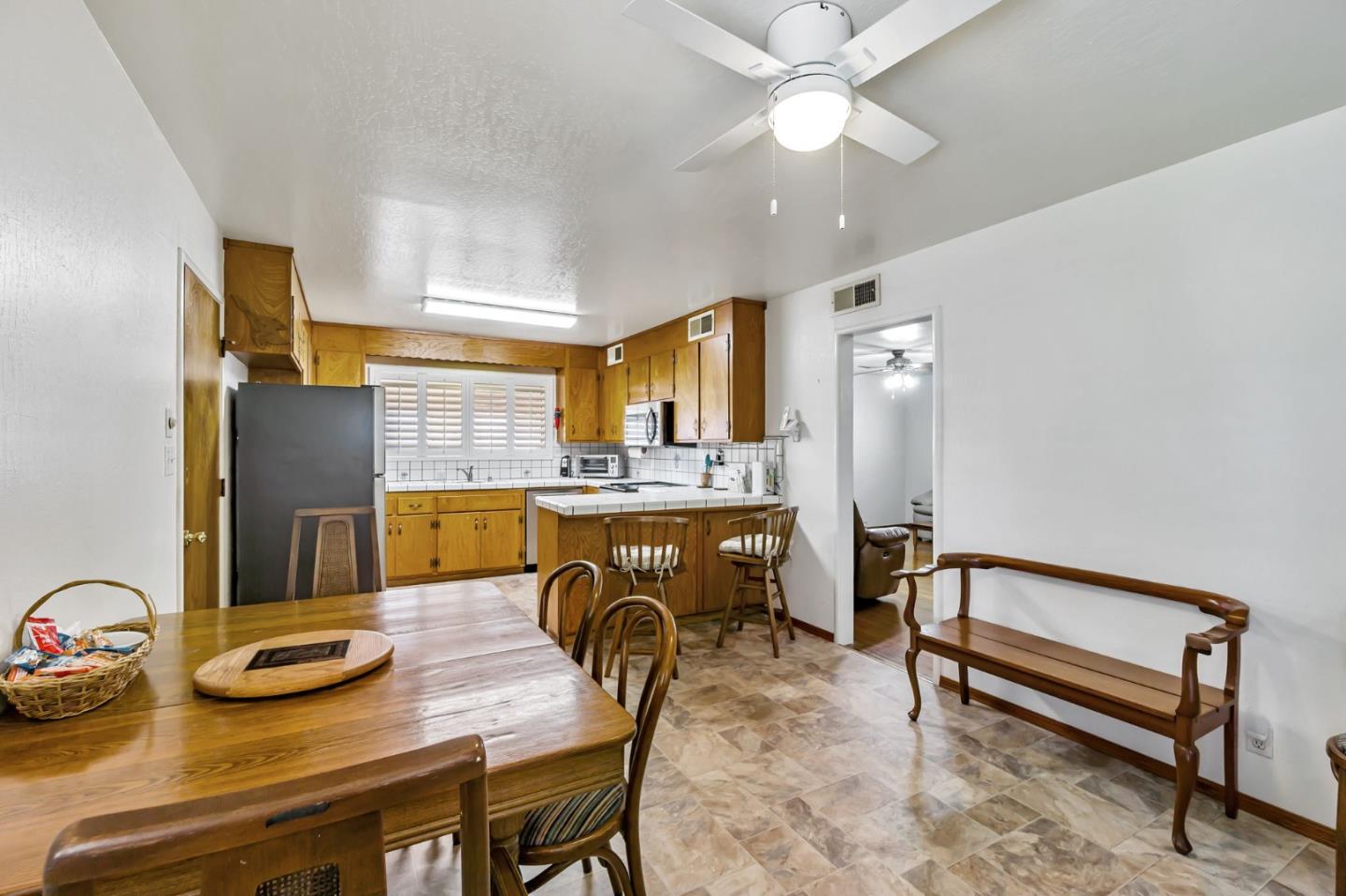 Detail Gallery Image 12 of 44 For 501 Lindley Dr, Antioch,  CA 94509 - 3 Beds | 2 Baths