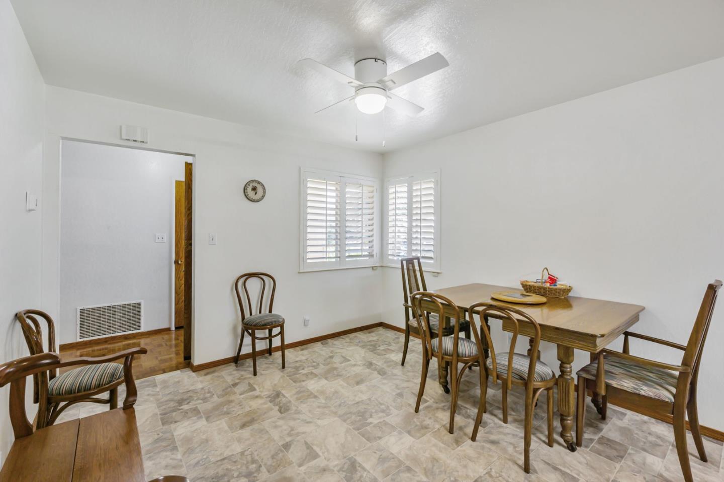 Detail Gallery Image 14 of 44 For 501 Lindley Dr, Antioch,  CA 94509 - 3 Beds | 2 Baths