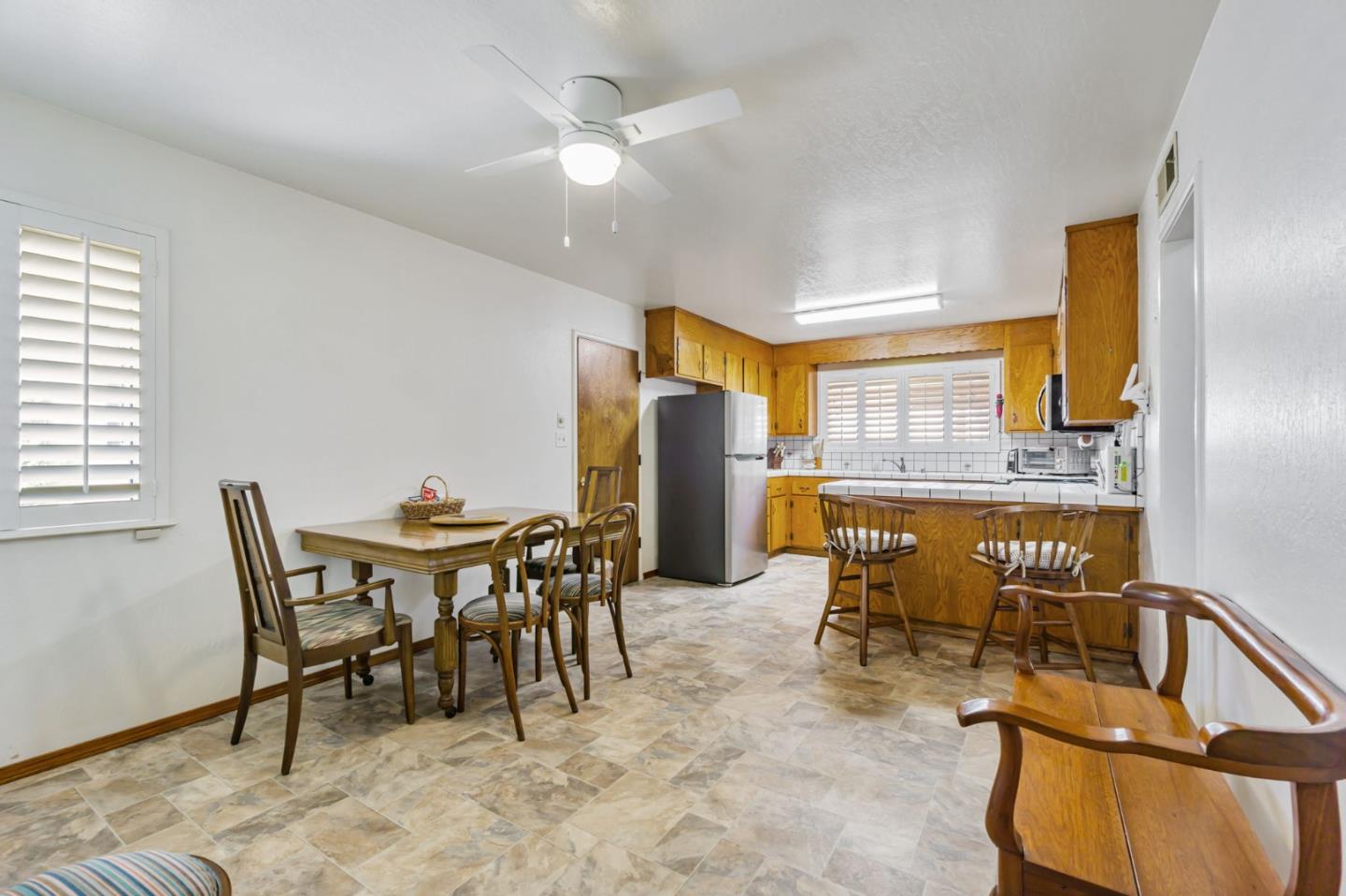 Detail Gallery Image 6 of 44 For 501 Lindley Dr, Antioch,  CA 94509 - 3 Beds | 2 Baths