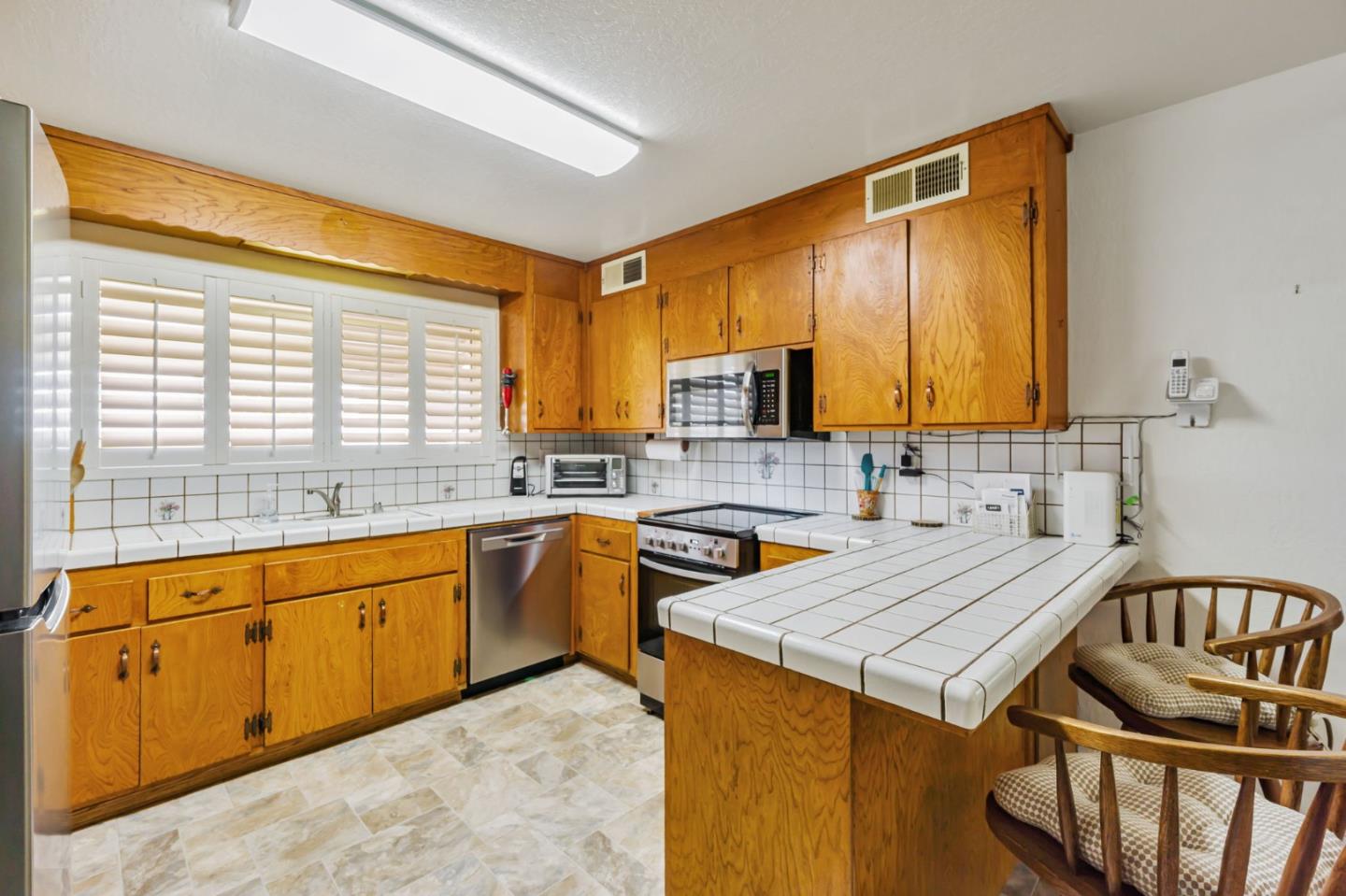 Detail Gallery Image 8 of 44 For 501 Lindley Dr, Antioch,  CA 94509 - 3 Beds | 2 Baths
