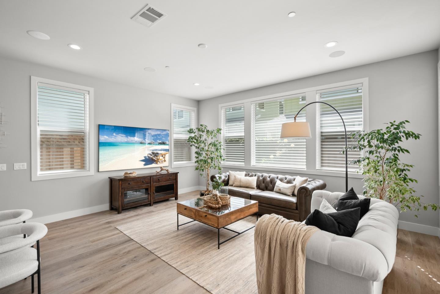 Detail Gallery Image 14 of 70 For 709 Valonia Oak Ter, Sunnyvale,  CA 94086 - 4 Beds | 4/1 Baths