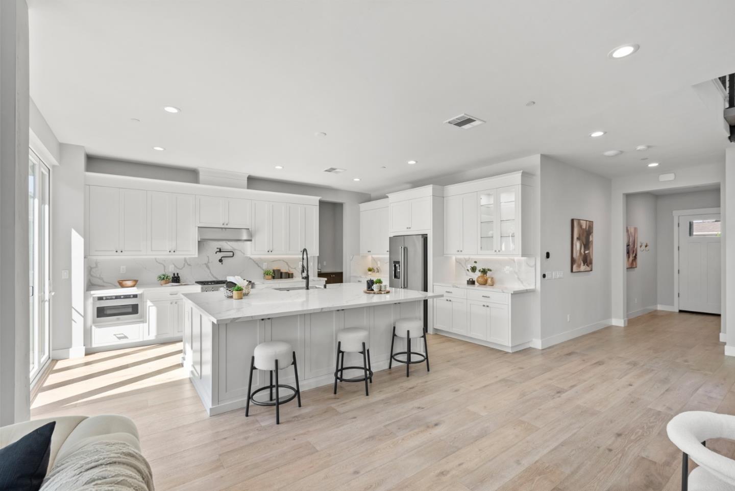 Detail Gallery Image 18 of 70 For 709 Valonia Oak Ter, Sunnyvale,  CA 94086 - 4 Beds | 4/1 Baths
