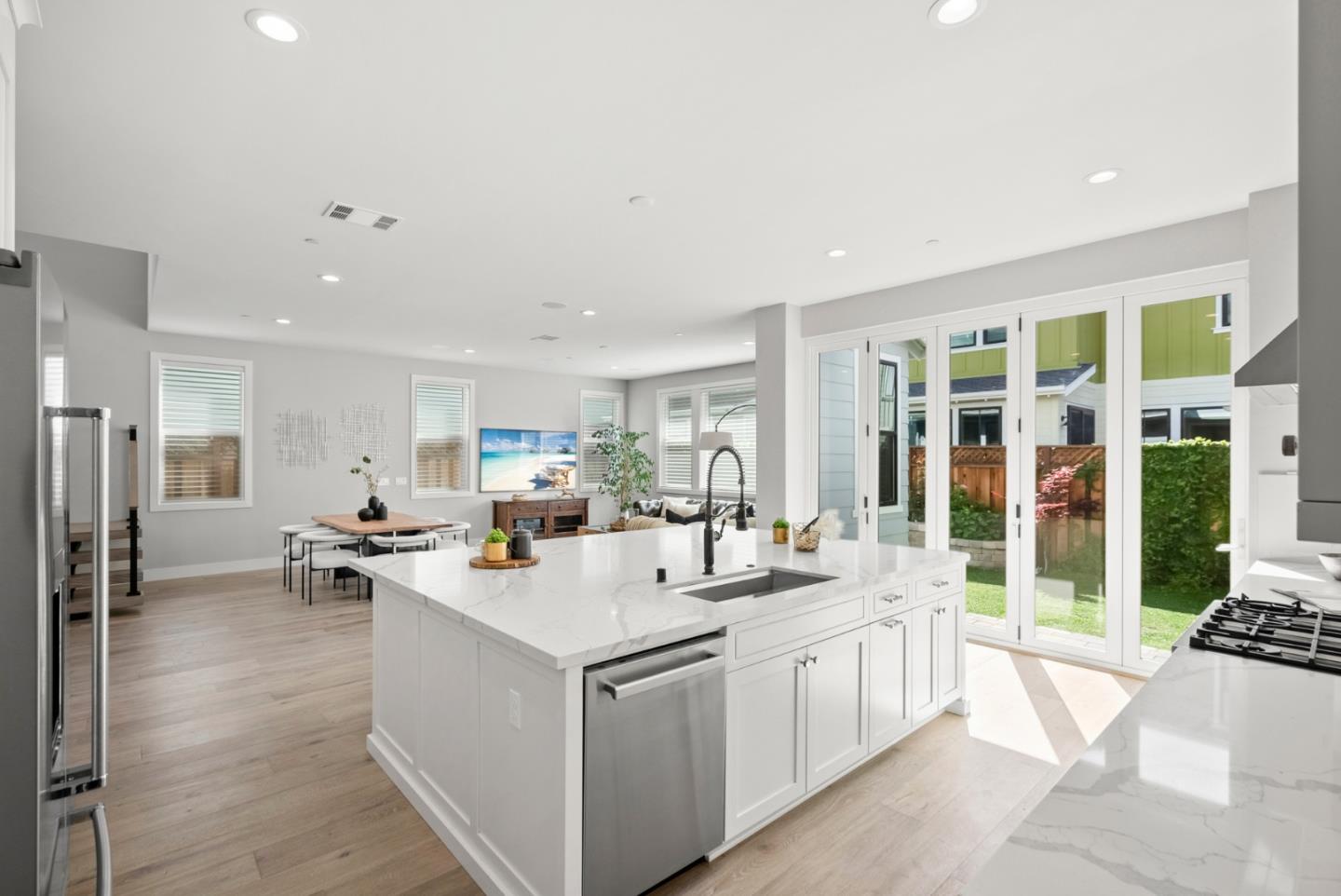 Detail Gallery Image 20 of 70 For 709 Valonia Oak Ter, Sunnyvale,  CA 94086 - 4 Beds | 4/1 Baths