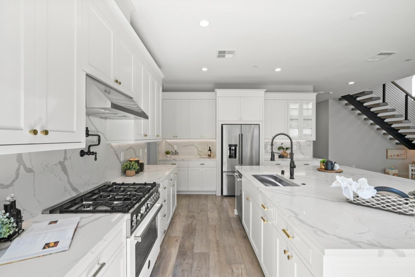 Detail Gallery Image 21 of 70 For 709 Valonia Oak Ter, Sunnyvale,  CA 94086 - 4 Beds | 4/1 Baths