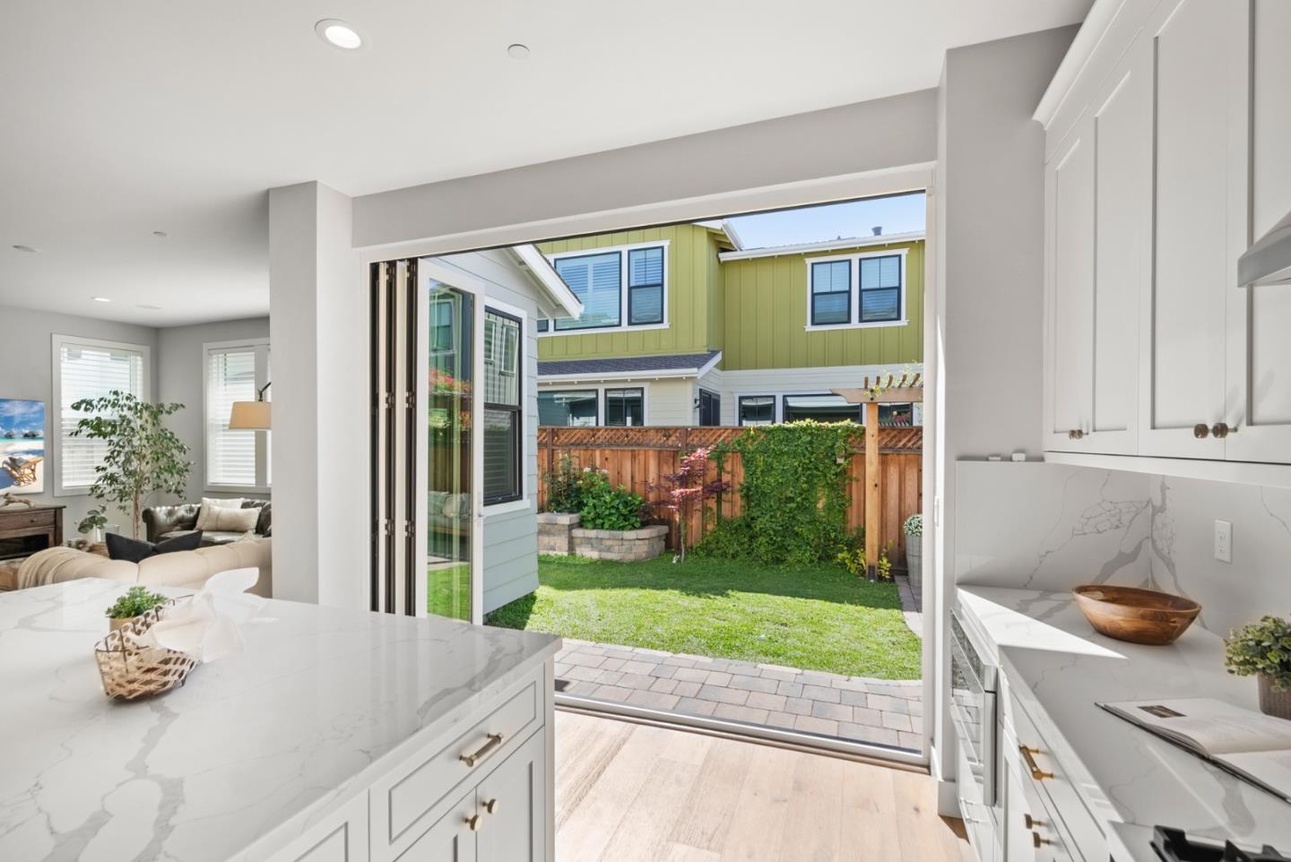 Detail Gallery Image 25 of 70 For 709 Valonia Oak Ter, Sunnyvale,  CA 94086 - 4 Beds | 4/1 Baths