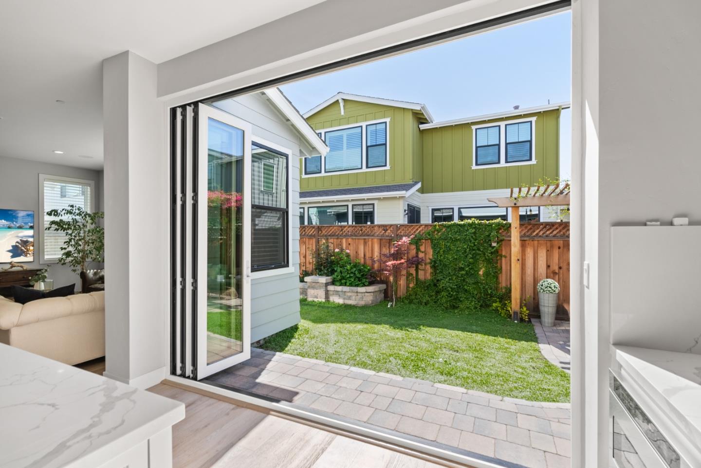Detail Gallery Image 27 of 70 For 709 Valonia Oak Ter, Sunnyvale,  CA 94086 - 4 Beds | 4/1 Baths