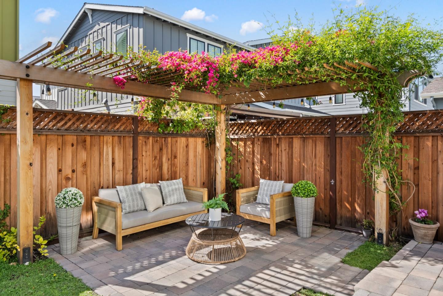 Detail Gallery Image 28 of 70 For 709 Valonia Oak Ter, Sunnyvale,  CA 94086 - 4 Beds | 4/1 Baths