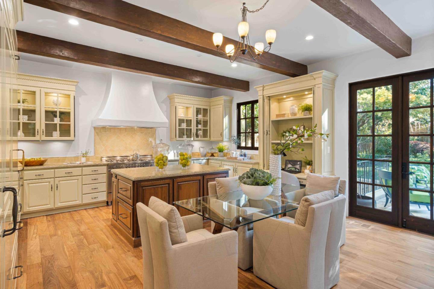 Detail Gallery Image 12 of 35 For 1932 Emerson St, Palo Alto,  CA 94301 - 6 Beds | 6 Baths