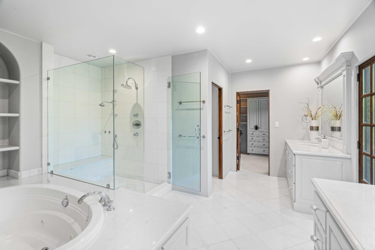 Detail Gallery Image 19 of 35 For 1932 Emerson St, Palo Alto,  CA 94301 - 6 Beds | 6 Baths