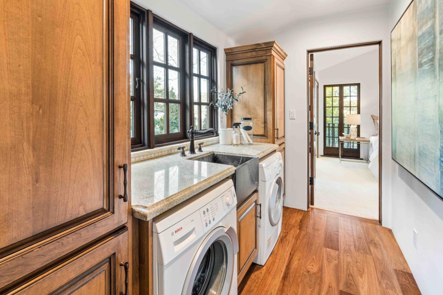 Detail Gallery Image 22 of 35 For 1932 Emerson St, Palo Alto,  CA 94301 - 6 Beds | 6 Baths