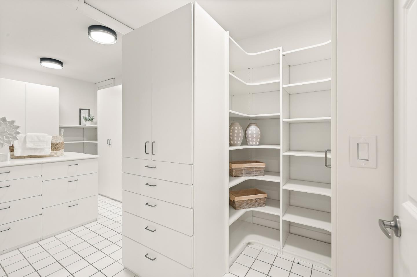 Detail Gallery Image 82 of 109 For 6 Zachary Ct, Menlo Park,  CA 94025 - 4 Beds | 4 Baths