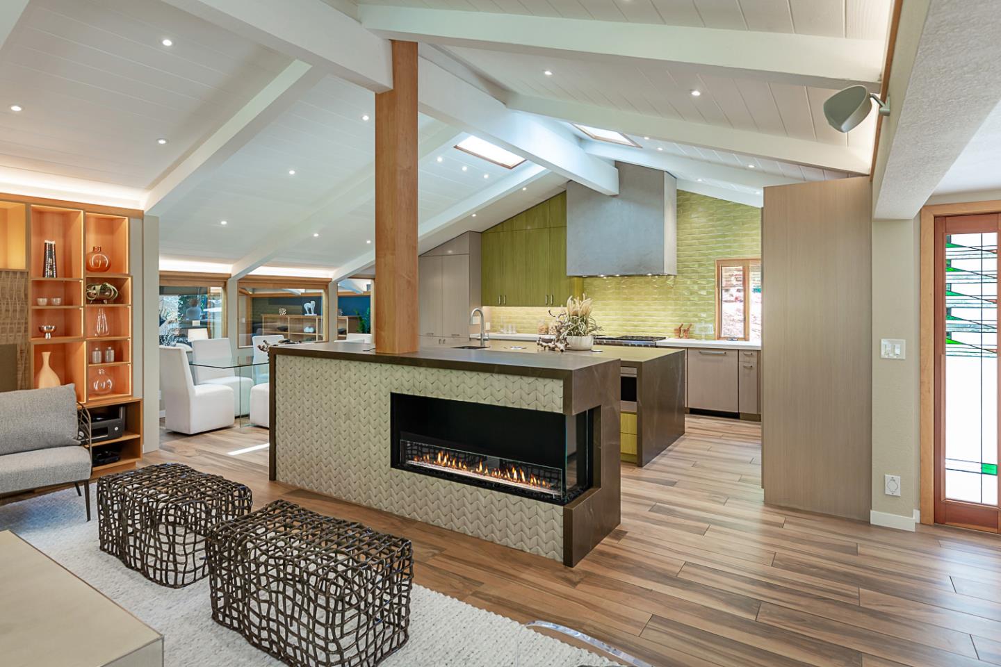 Detail Gallery Image 10 of 64 For 11525 Old Ranch Ln, Los Altos,  CA 94024 - 4 Beds | 3/1 Baths