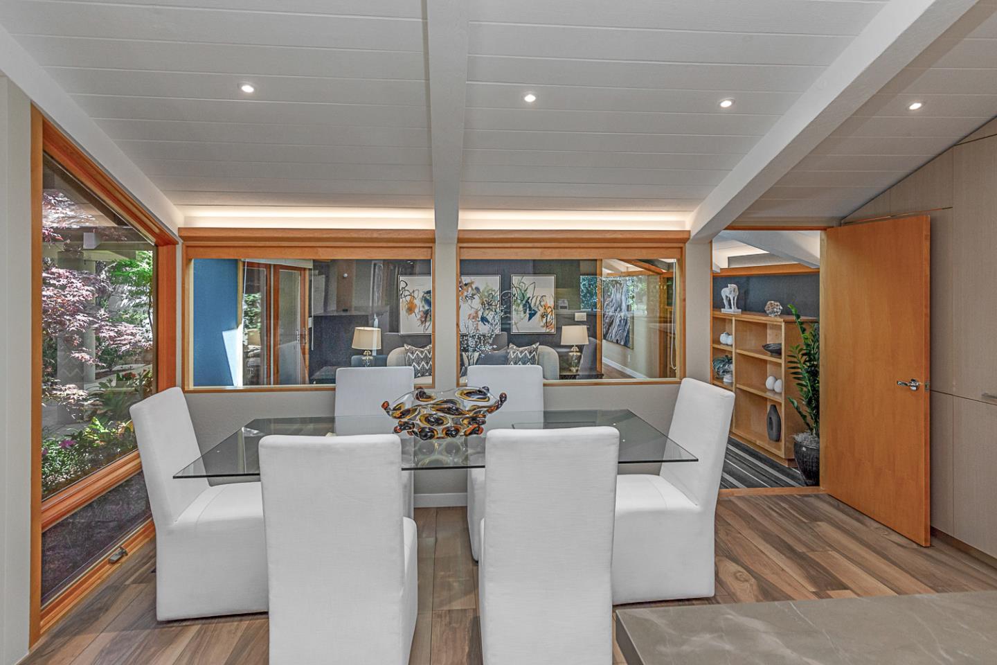 Detail Gallery Image 13 of 64 For 11525 Old Ranch Ln, Los Altos,  CA 94024 - 4 Beds | 3/1 Baths