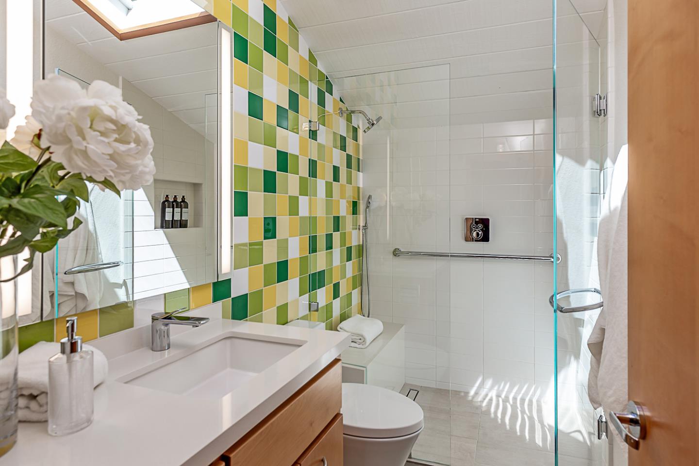 Detail Gallery Image 19 of 64 For 11525 Old Ranch Ln, Los Altos,  CA 94024 - 4 Beds | 3/1 Baths