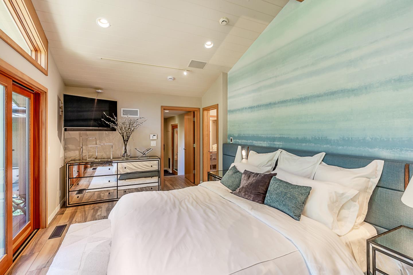 Detail Gallery Image 21 of 64 For 11525 Old Ranch Ln, Los Altos,  CA 94024 - 4 Beds | 3/1 Baths