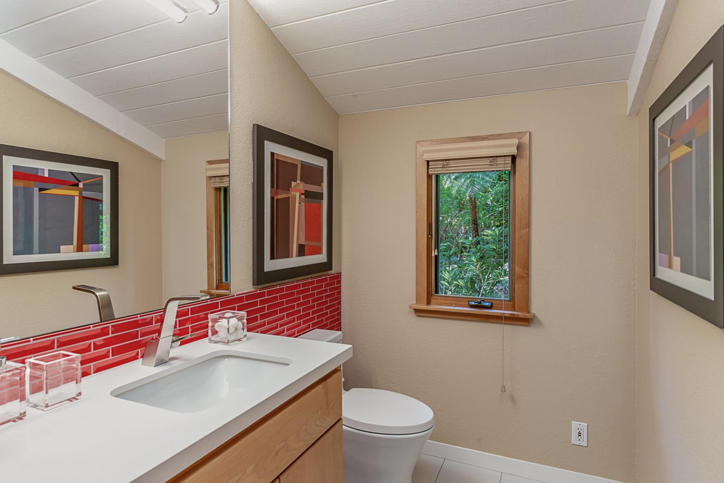 Detail Gallery Image 31 of 64 For 11525 Old Ranch Ln, Los Altos,  CA 94024 - 4 Beds | 3/1 Baths