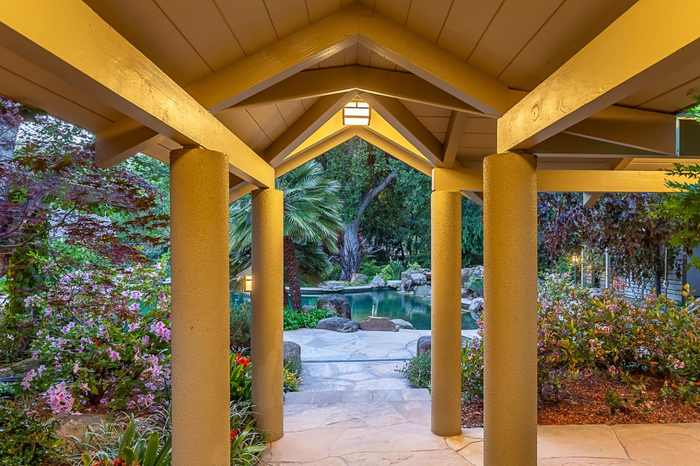 Detail Gallery Image 36 of 64 For 11525 Old Ranch Ln, Los Altos,  CA 94024 - 4 Beds | 3/1 Baths