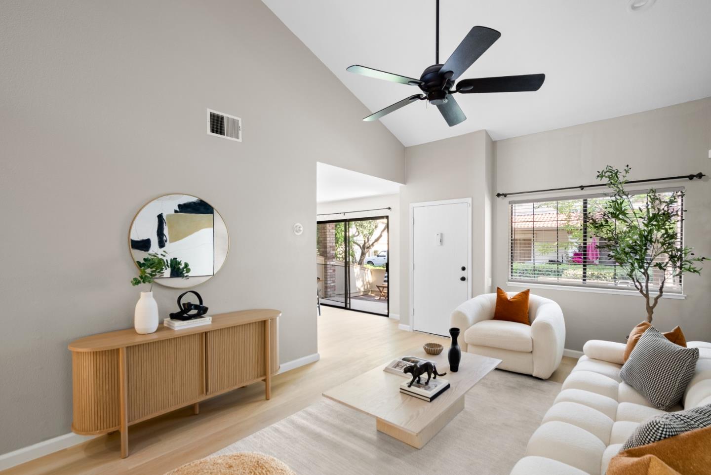 Detail Gallery Image 7 of 44 For 405 Colony Knoll Dr, San Jose,  CA 95123 - 3 Beds | 1/1 Baths
