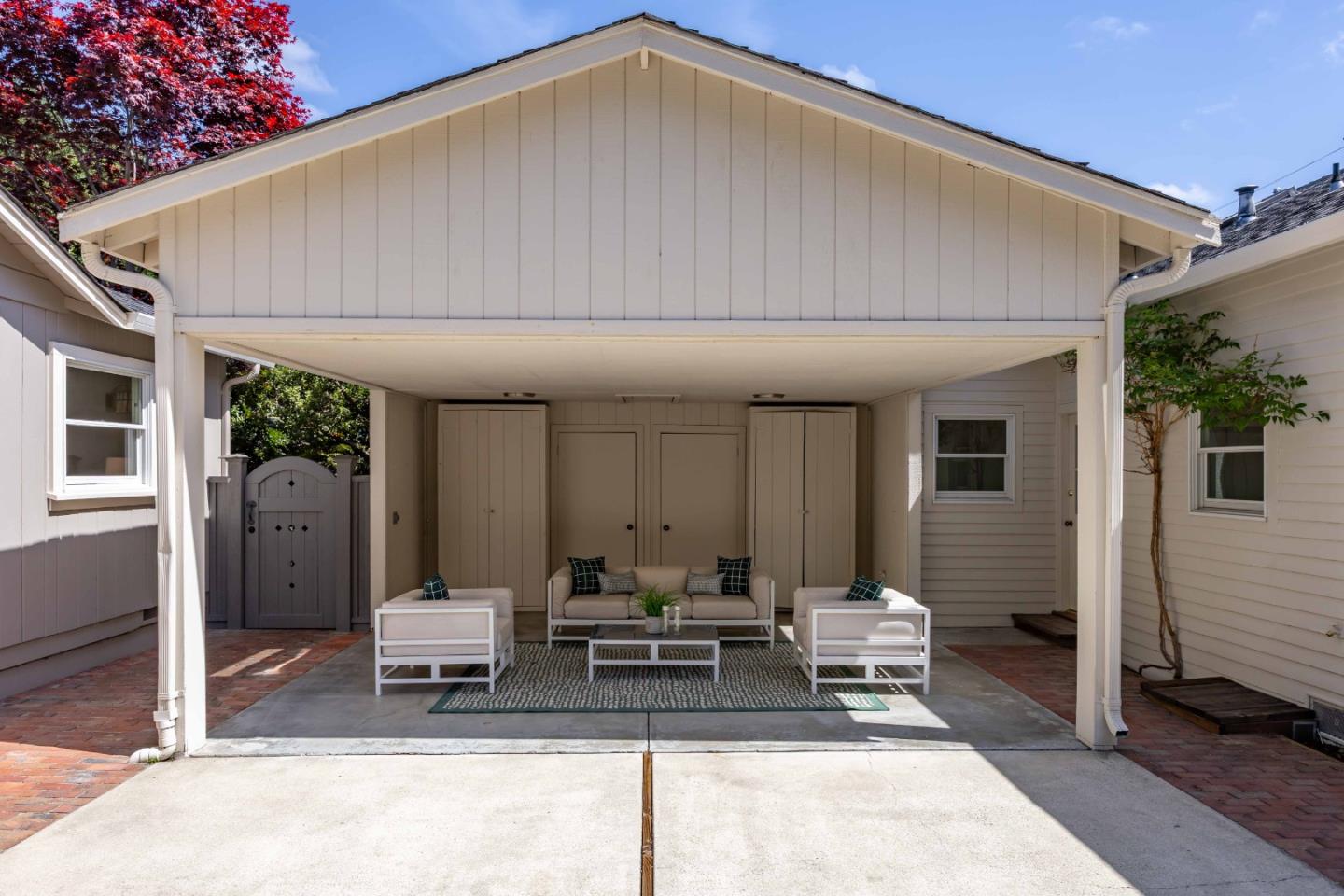 Detail Gallery Image 15 of 28 For 119 Kellogg Ave, Palo Alto,  CA 94301 - 5 Beds | 3 Baths