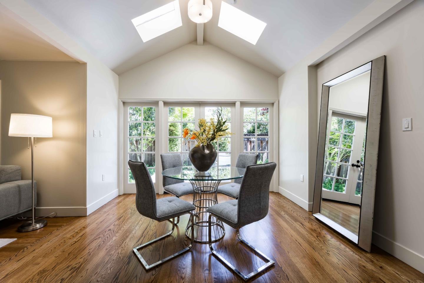 Detail Gallery Image 21 of 28 For 119 Kellogg Ave, Palo Alto,  CA 94301 - 5 Beds | 3 Baths