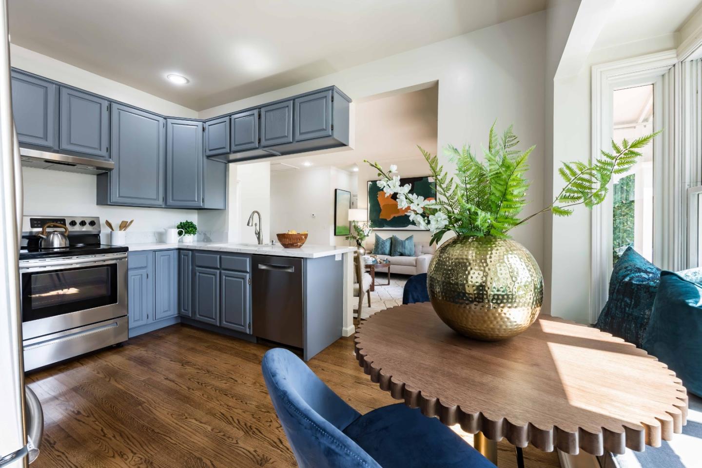 Detail Gallery Image 7 of 28 For 119 Kellogg Ave, Palo Alto,  CA 94301 - 5 Beds | 3 Baths